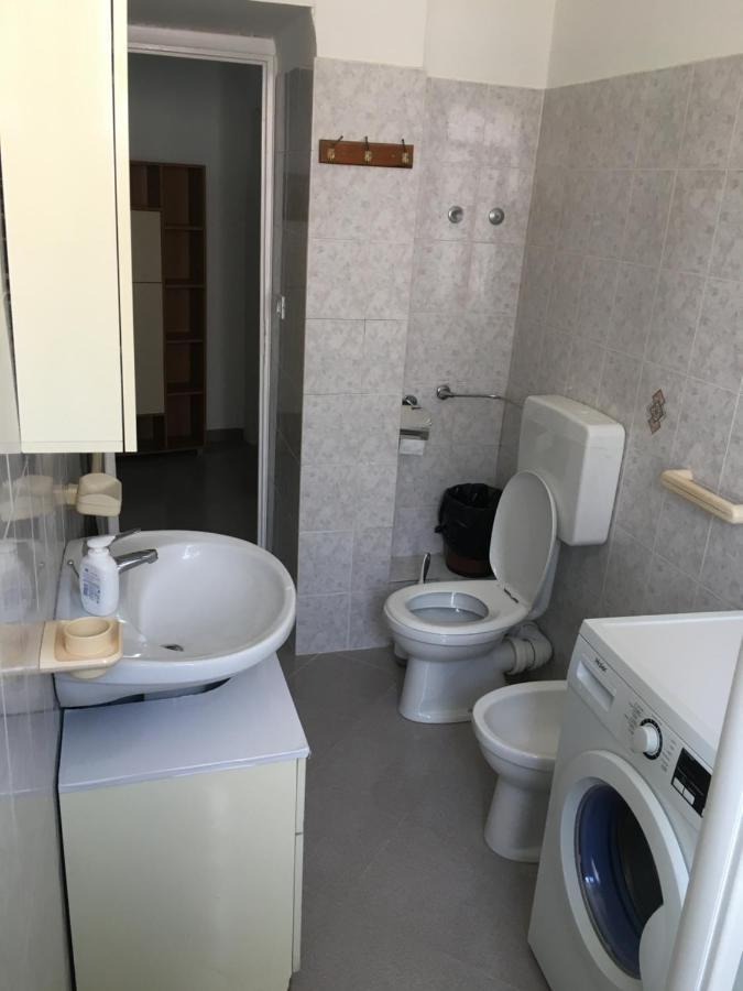 Apartment Miramare, 2 Camere, Cucina, Bagno,